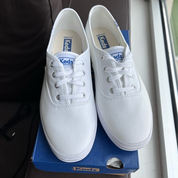 Keds Champion OC White Sneaker. - Picture 2 of 8